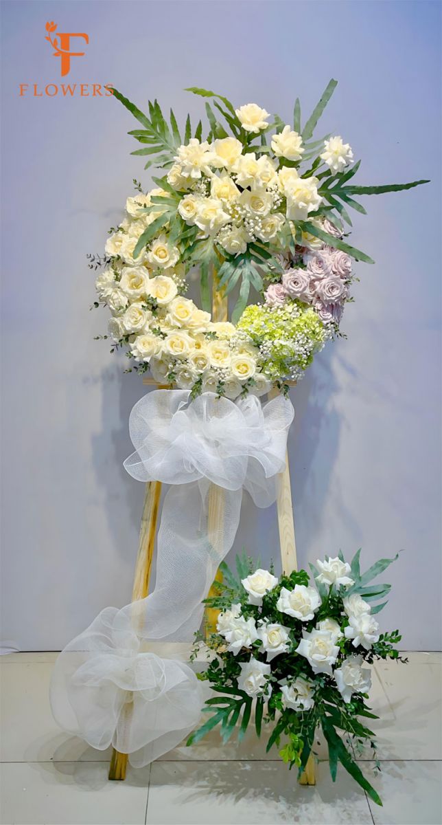 Vòng hoa tang lễ mang ý nghĩa tiếc thương vô hạn | Cửa hàng hoa quận 7